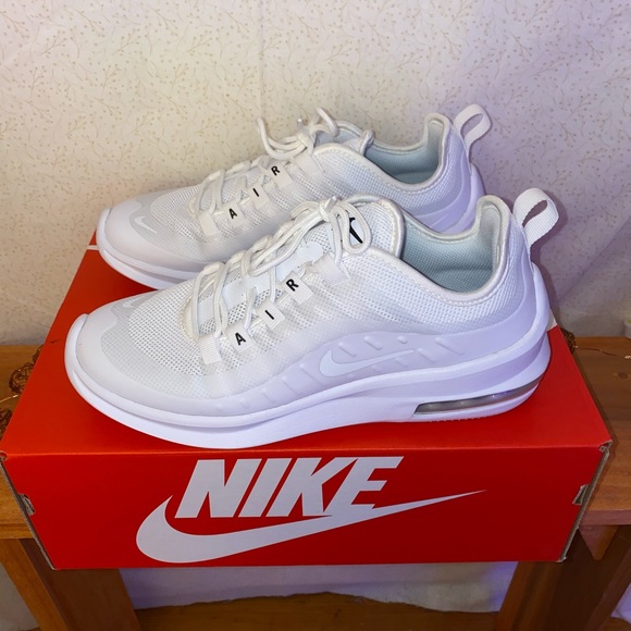 Nike Shoes - Nike AirMax shoes